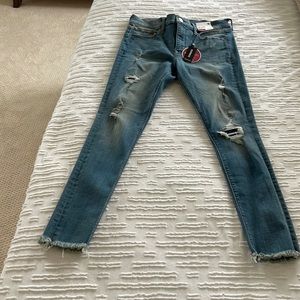 New with tags express ankle legging mid rise jeans with stretch.